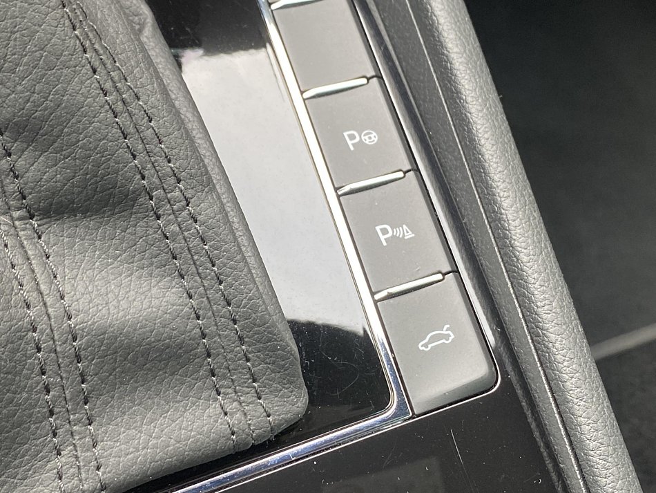 Škoda Superb III 2.0 TDi L&K