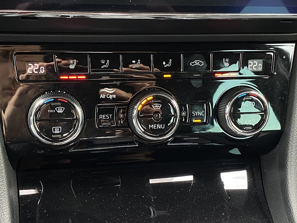 Škoda Superb III 2.0 TDi L&K