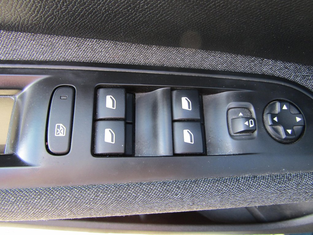 Peugeot 5008 1.5 HDi 