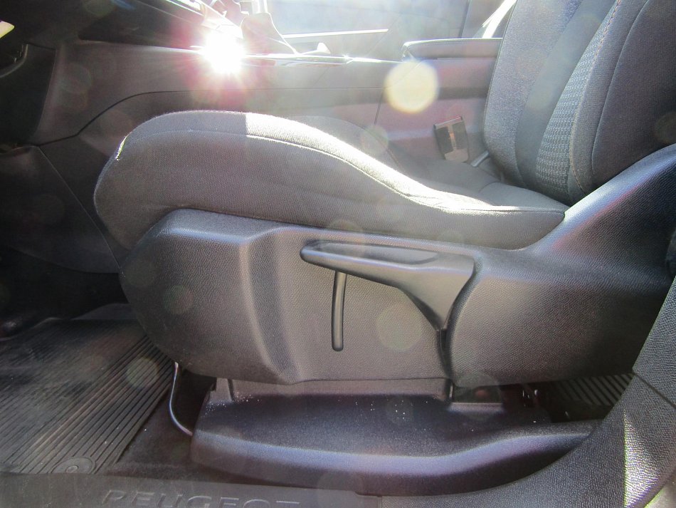 Peugeot 5008 1.5 HDi 