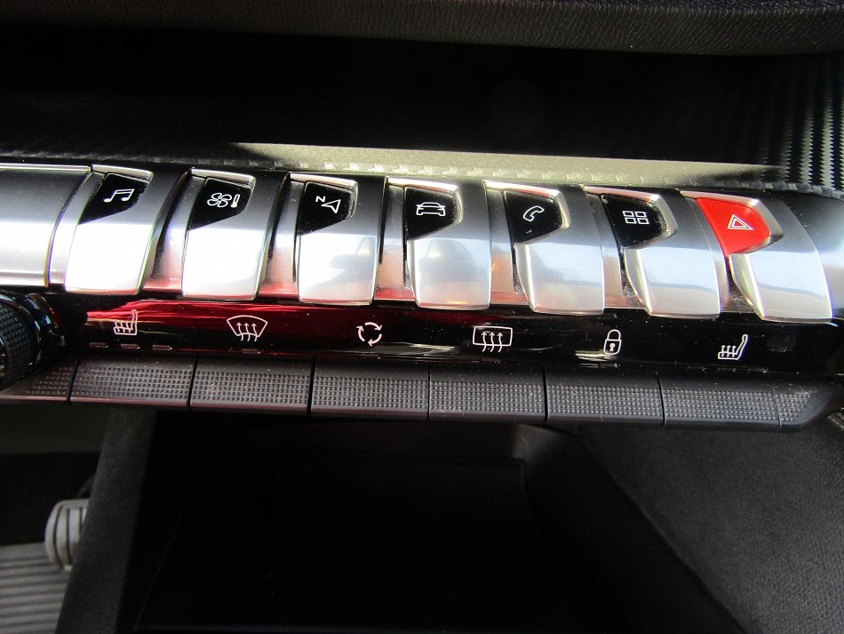 Peugeot 5008 1.5 HDi 