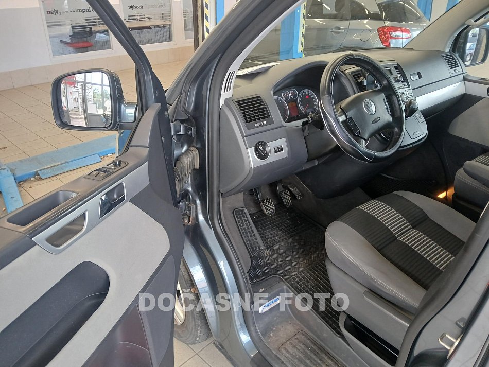 Volkswagen Multivan 2.5TDi 