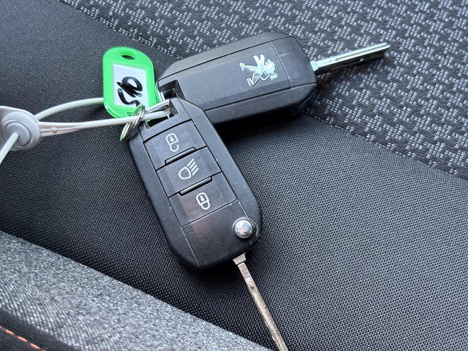 Peugeot 3008 1.5 HDi Active
