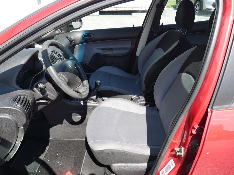 Peugeot 206 1.1 i 