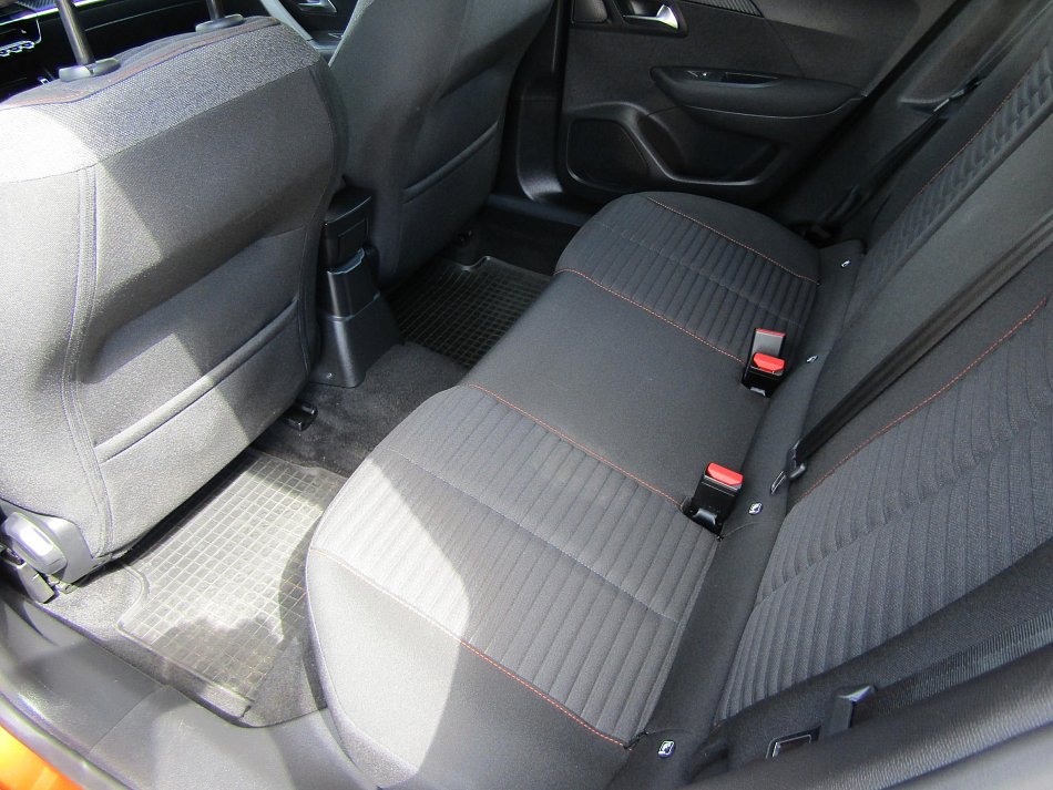 Peugeot 2008 1.2PT 