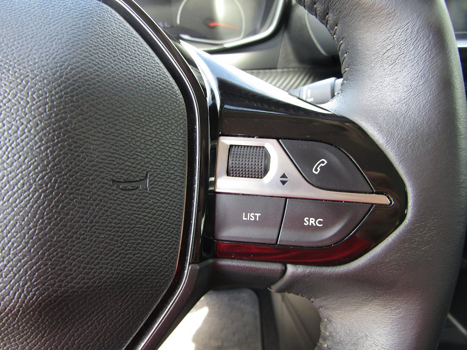 Peugeot 2008 1.2PT 