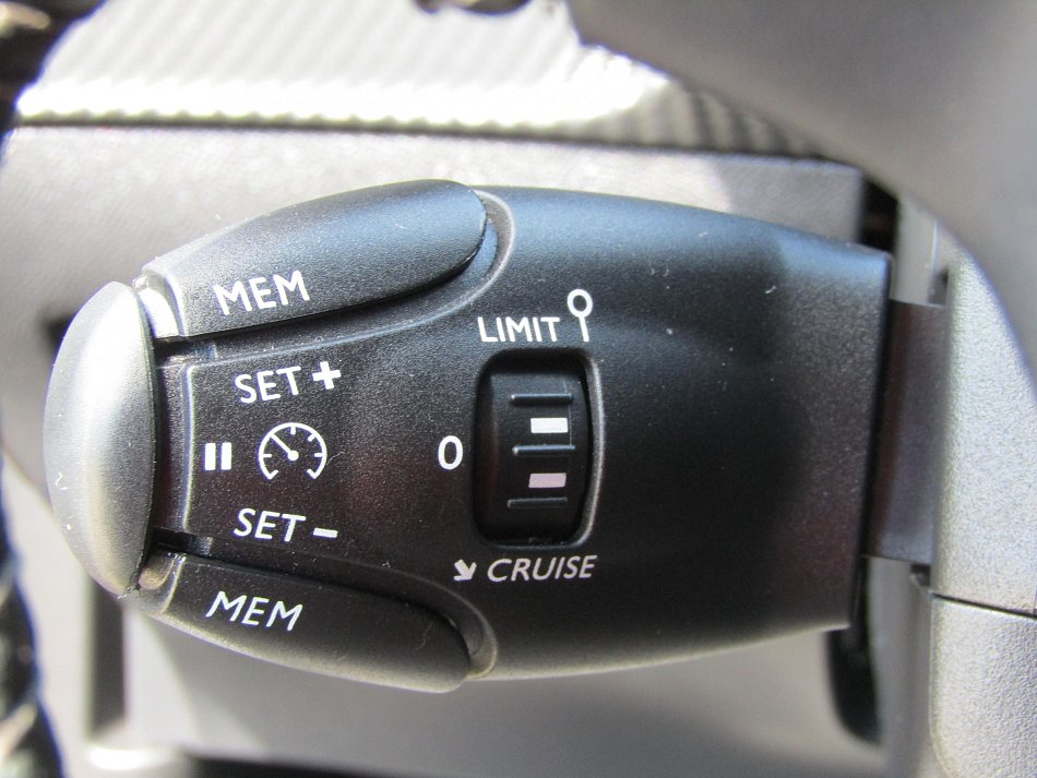 Peugeot 2008 1.2PT 