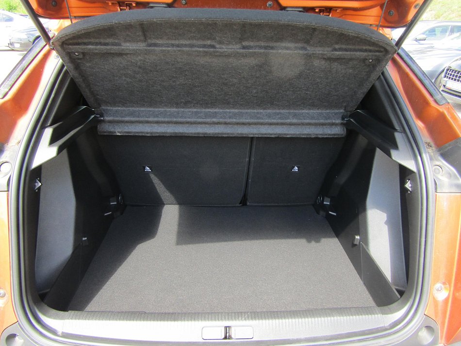 Peugeot 2008 1.2PT 