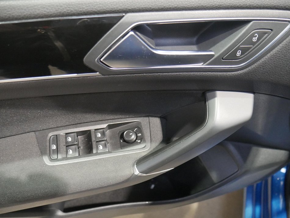 Volkswagen Touran 2.0 TDi 