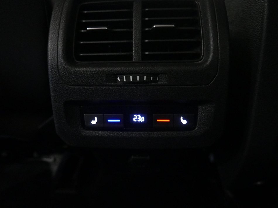 Volkswagen Touran 2.0 TDi 