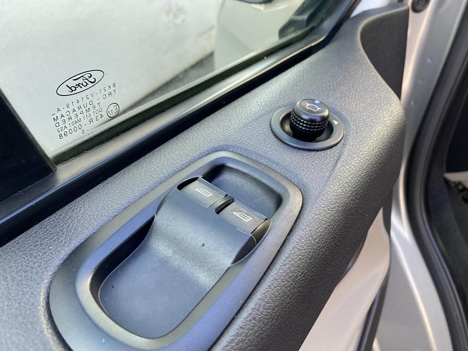 Ford Tourneo Custom 2.2TDCi Limited L2 9míst