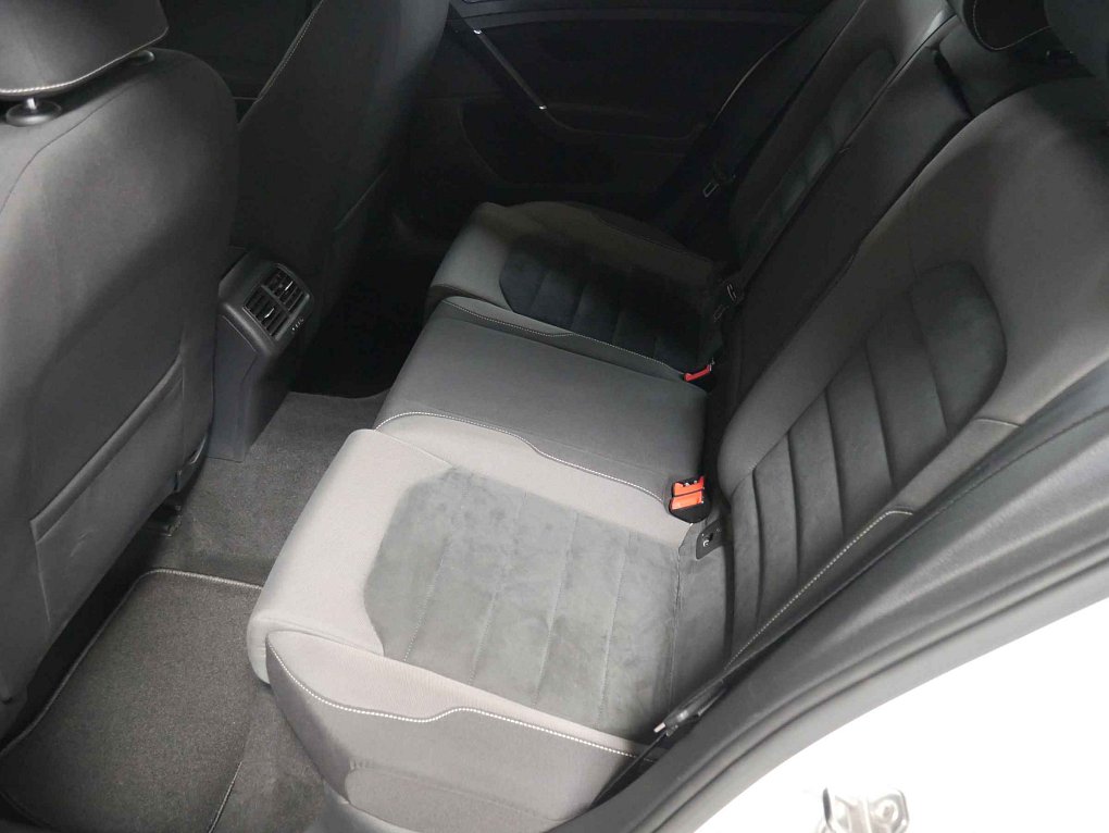 Volkswagen Golf 1.4 TSI 