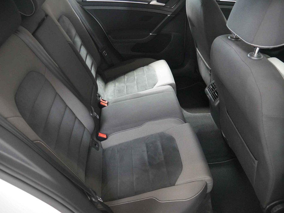 Volkswagen Golf 1.4 TSI 