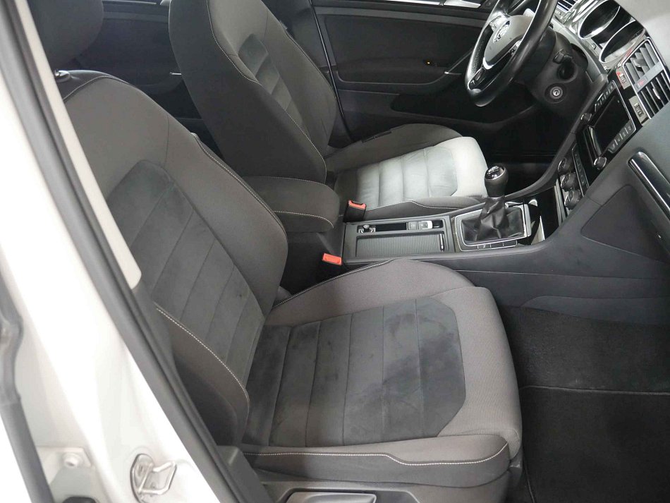 Volkswagen Golf 1.4 TSI 
