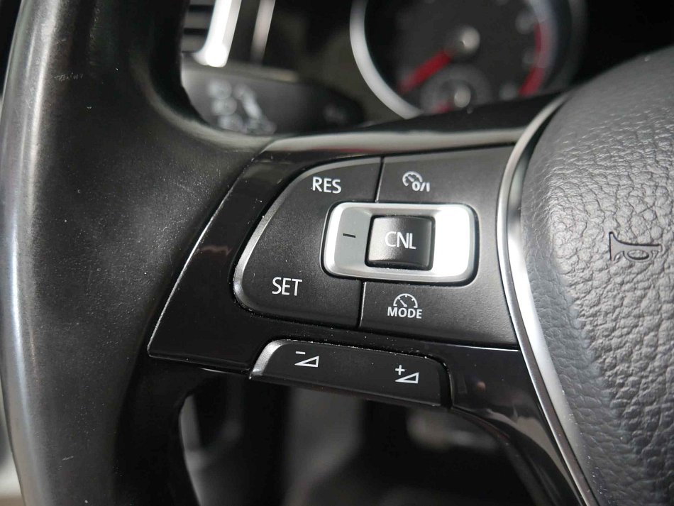 Volkswagen Golf 1.4 TSI 