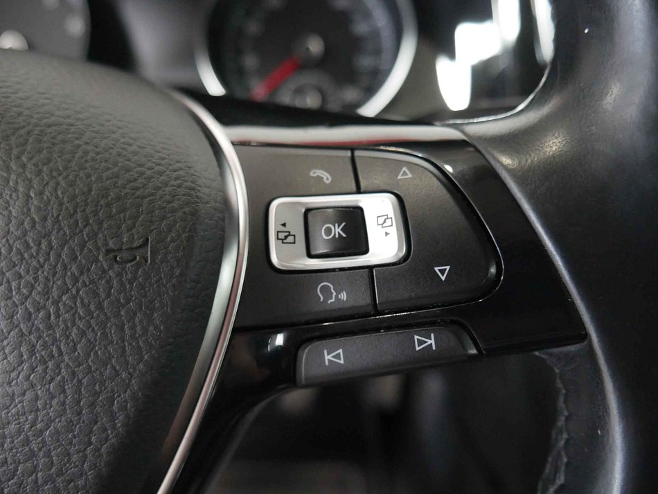 Volkswagen Golf 1.4 TSI 