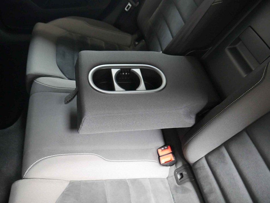 Volkswagen Golf 1.4 TSI 