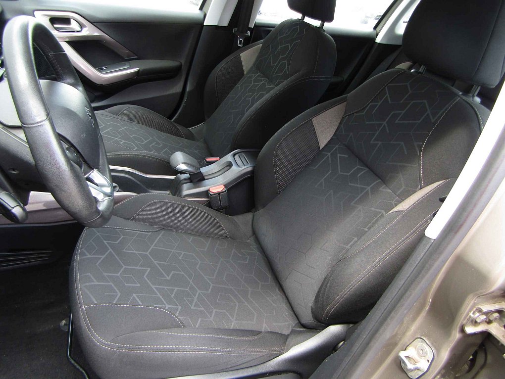 Peugeot 2008 1.2 PT 