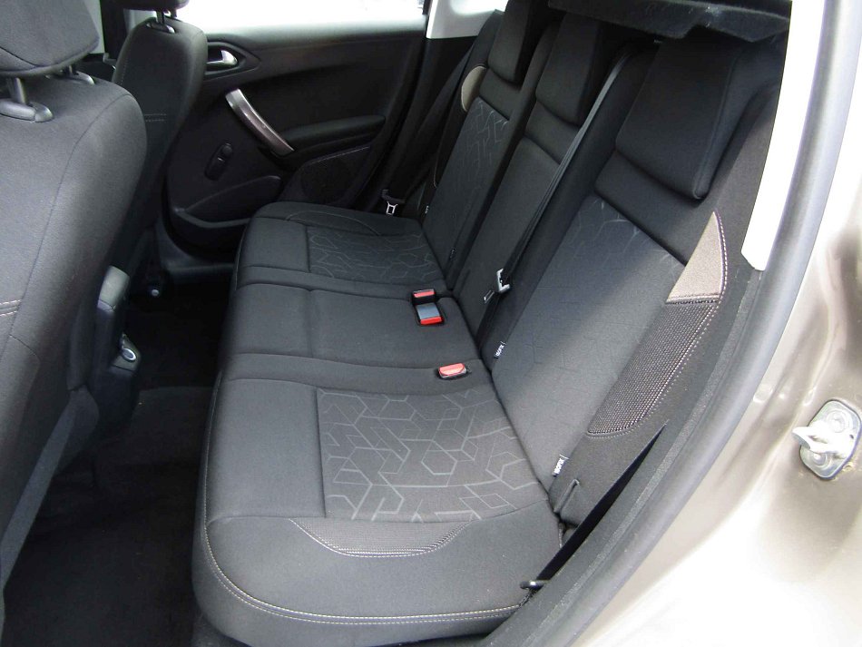 Peugeot 2008 1.2 PT 