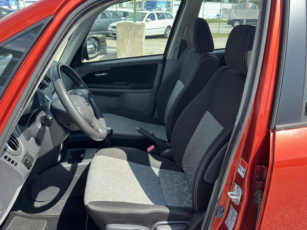 Suzuki SX4 1.6i 
