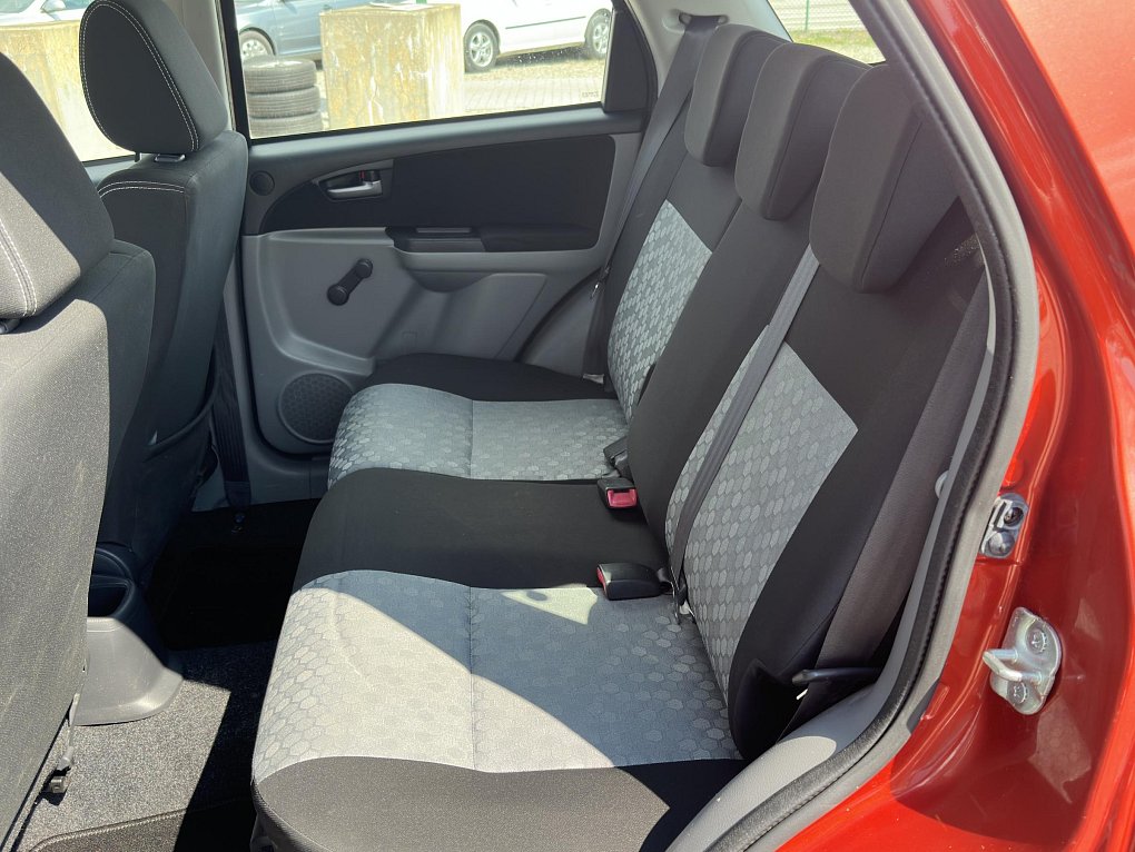 Suzuki SX4 1.6i 