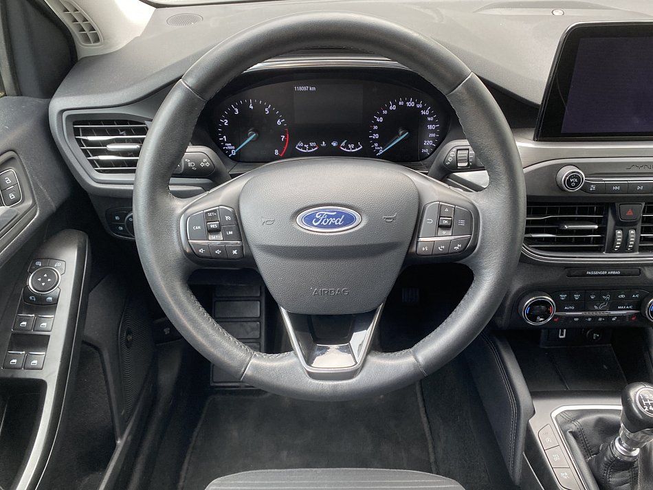 Ford Focus 1.0EB Titanium
