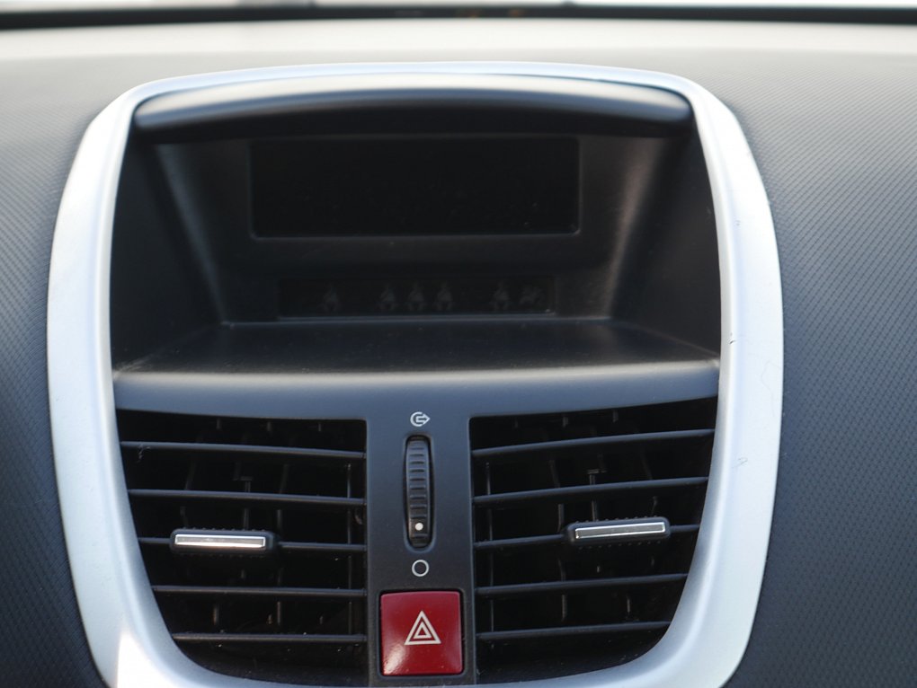 Peugeot 207 1.4 i 