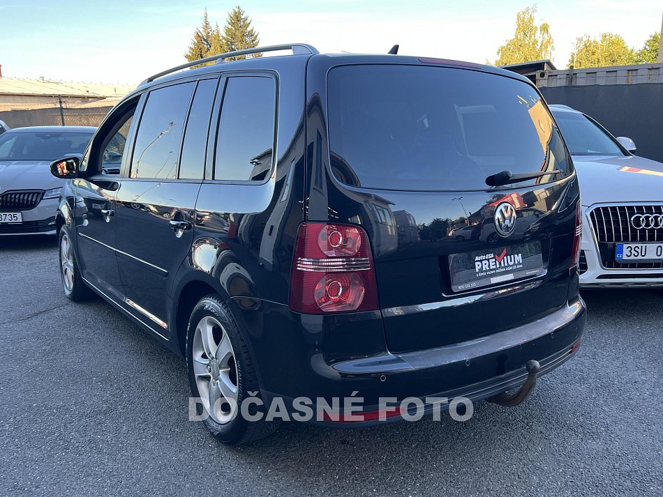 Volkswagen Touran 2.0 TDi  R-line