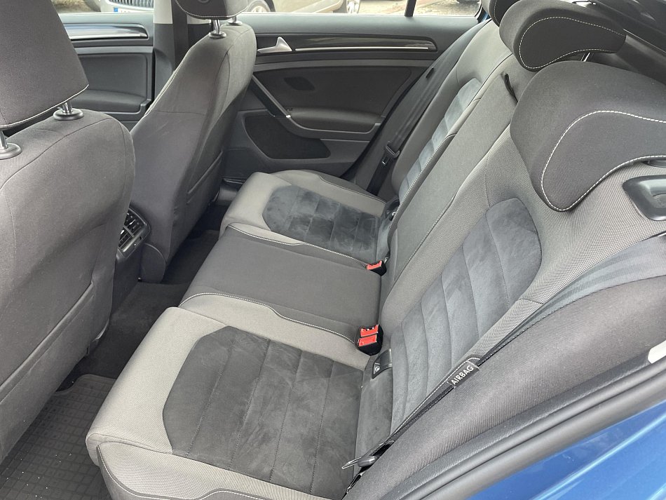 Volkswagen Golf 1.6 TDI R-Line