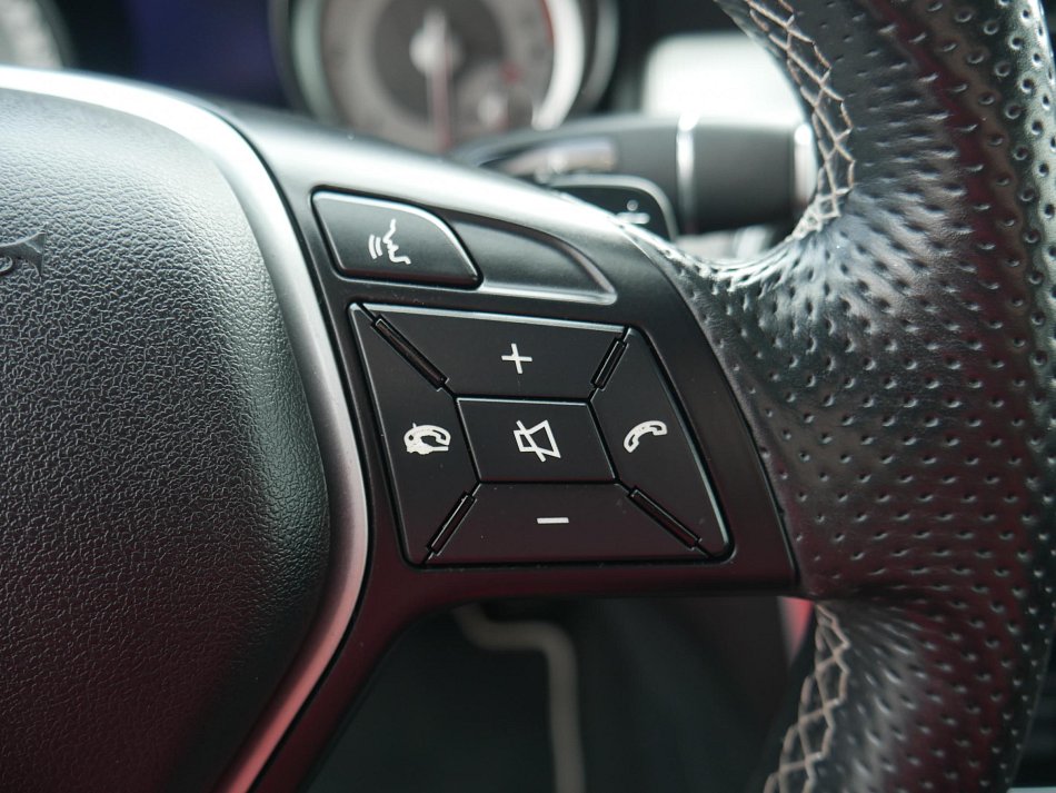 Mercedes-Benz GLA 2.2CDi  220 4Mat