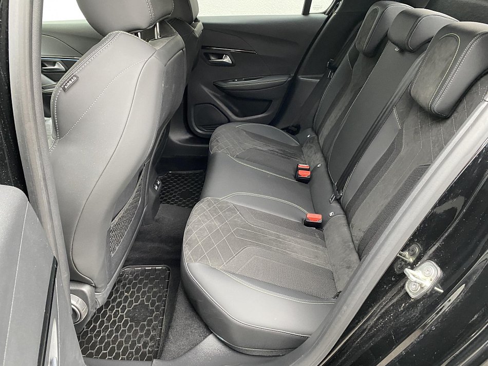 Peugeot 208 1.2 PT GT