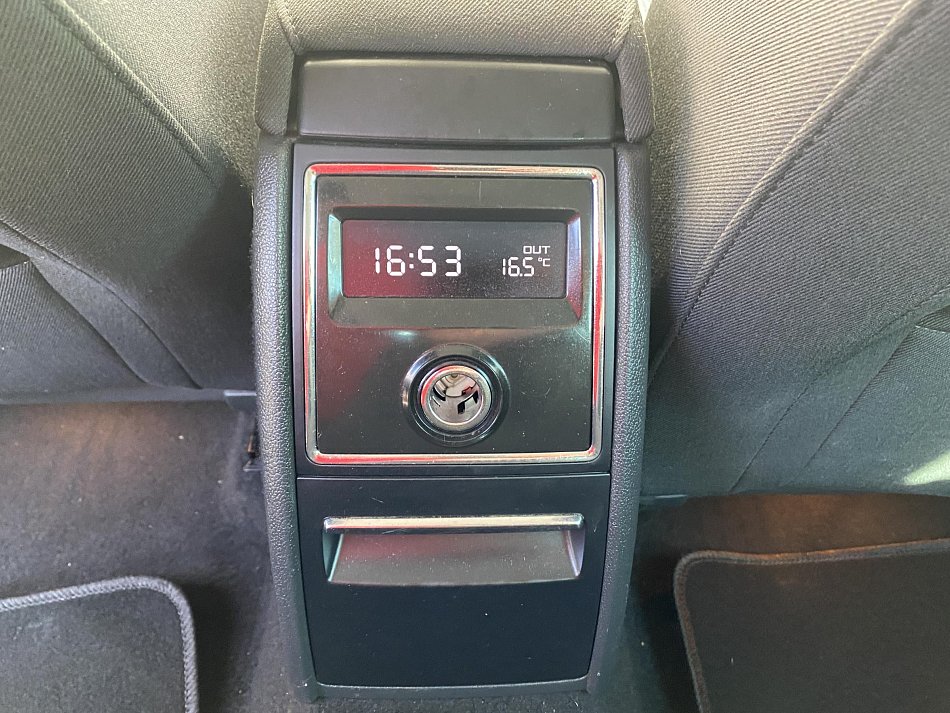 Škoda Superb II 2.0  TDi Ambition