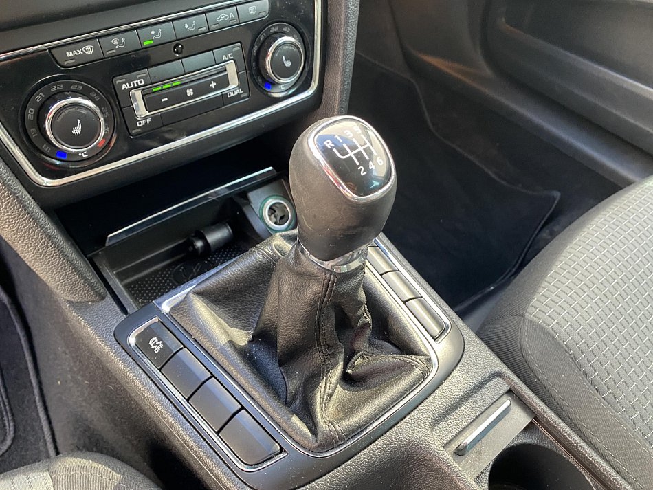 Škoda Superb II 2.0  TDi Ambition