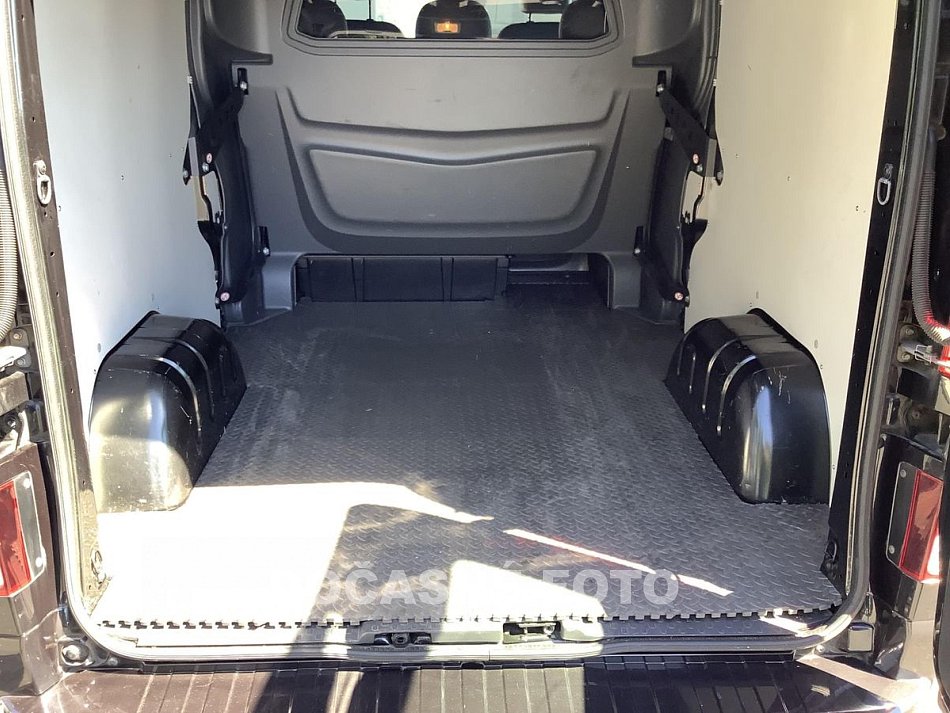 Opel Vivaro 1.6CDTi  L2 5míst