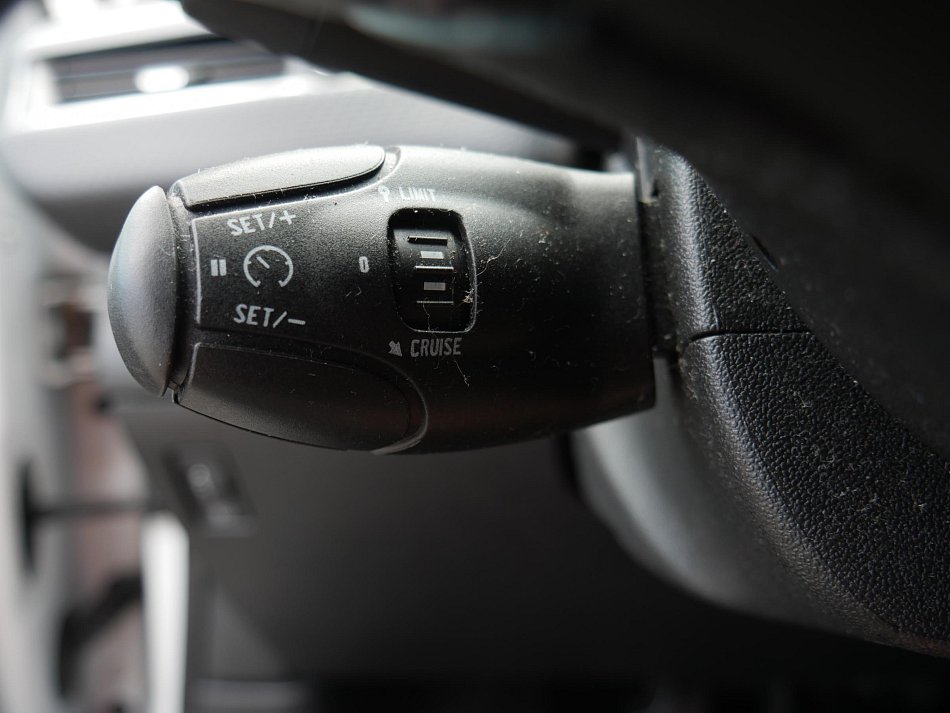 Peugeot 2008 1.2 PT Allure