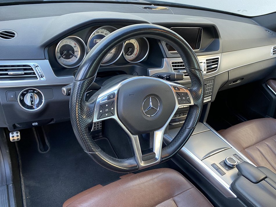 Mercedes-Benz Třída E 3.0CDi  E350 4Mat