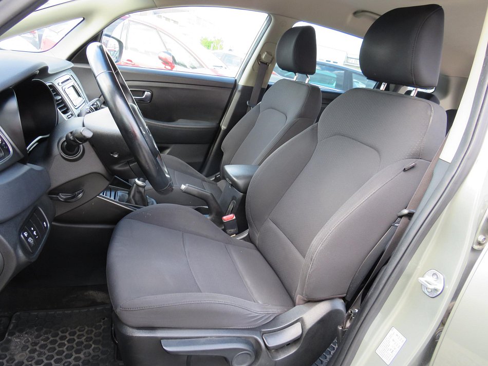 Kia Carens 1.6 GDi 