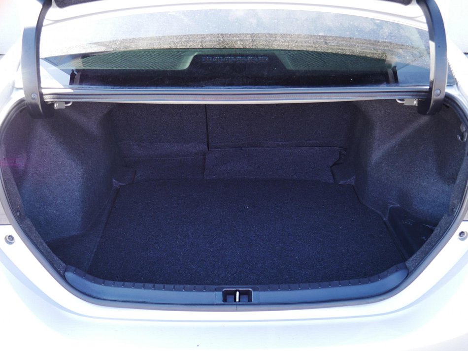 Toyota Corolla 1.6 VVT-i 