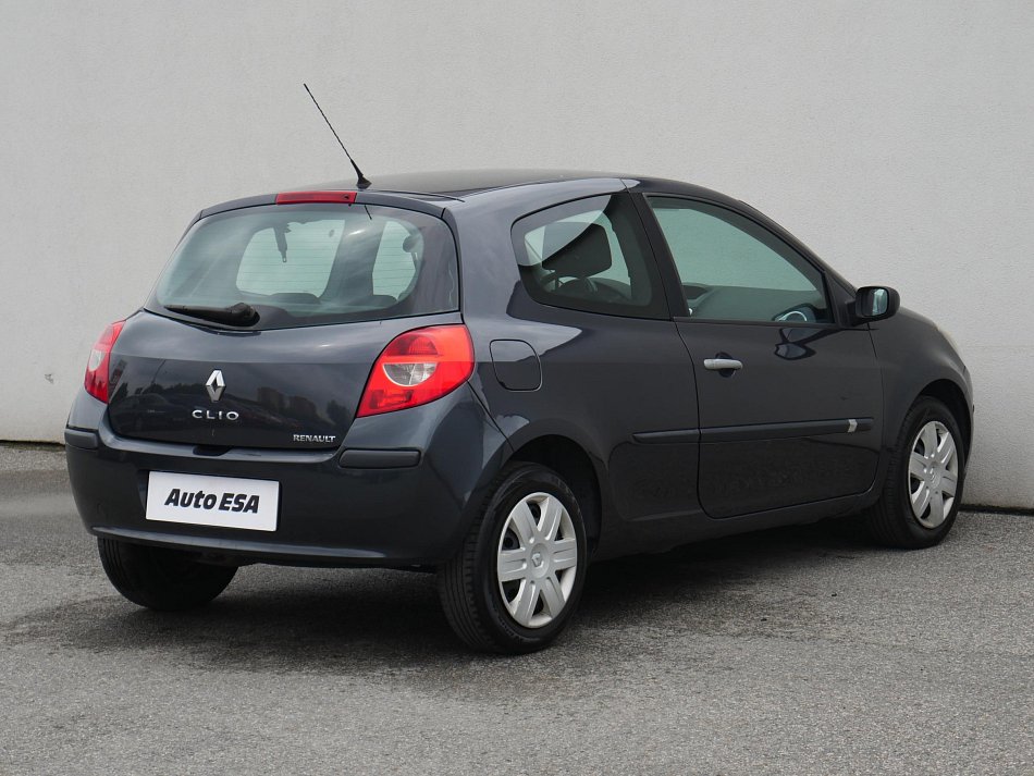 Renault Clio 1.6 i 