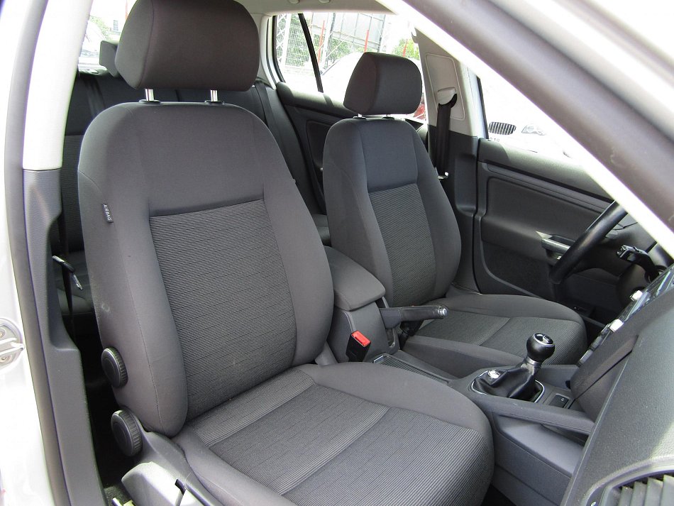Volkswagen Golf 1.6i 