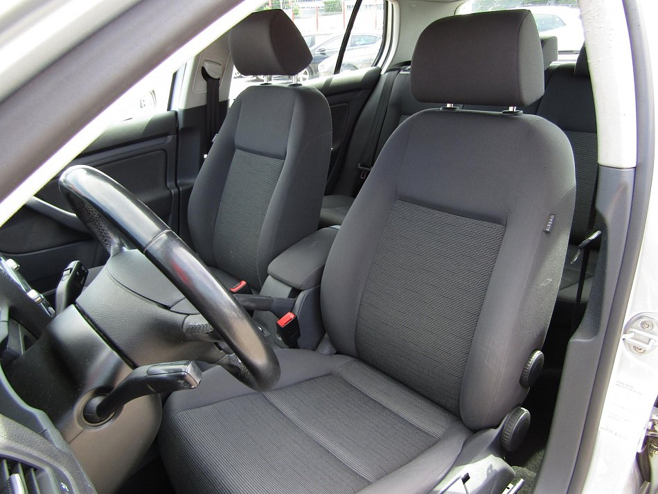 Volkswagen Golf 1.6i 
