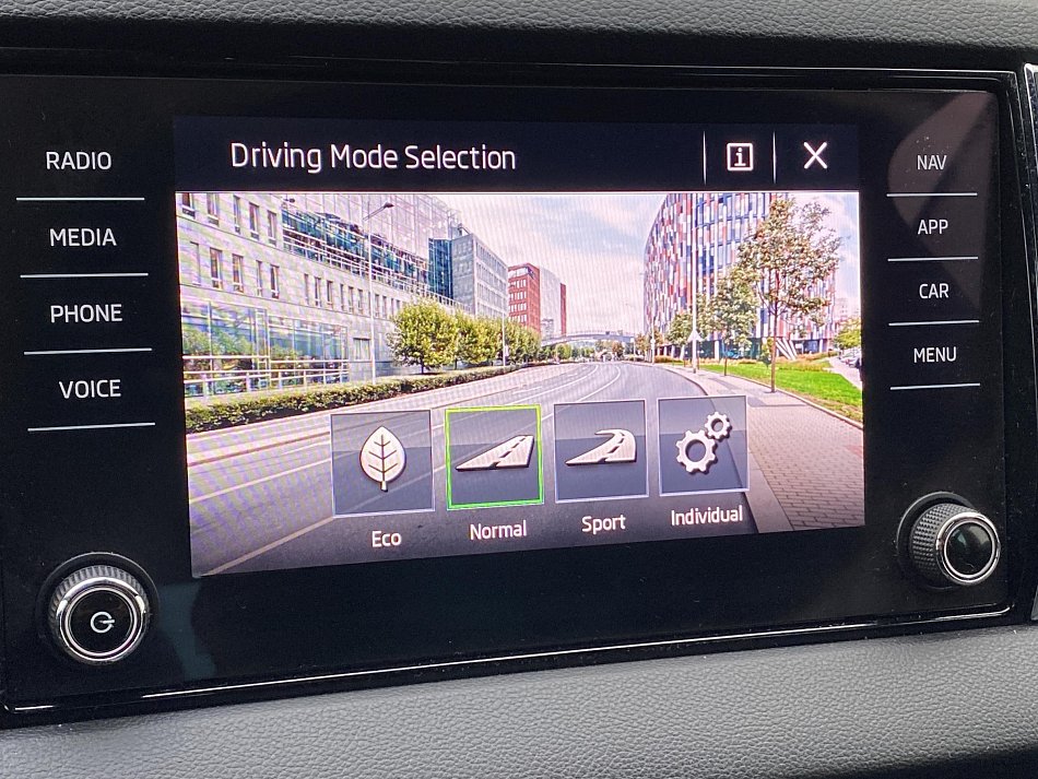 Škoda Karoq 1.5 TSI SportLine