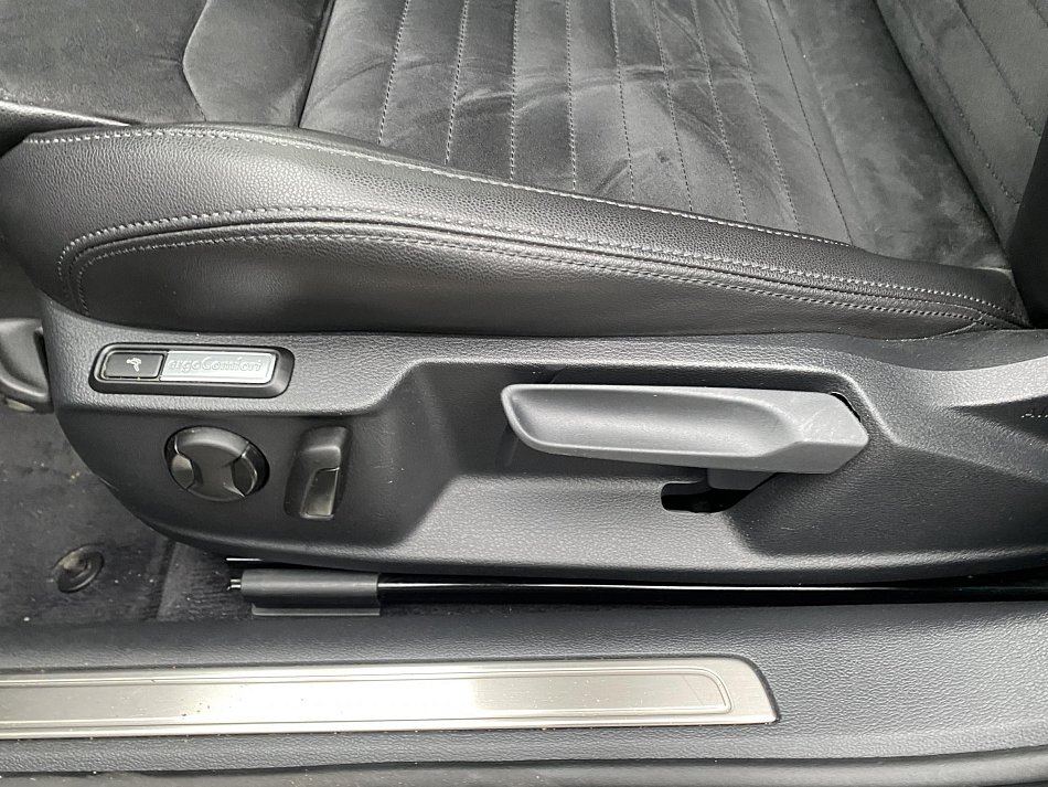 Volkswagen Passat 2.0 TDi Highline