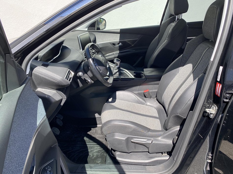 Peugeot 5008 1.2PT Allure