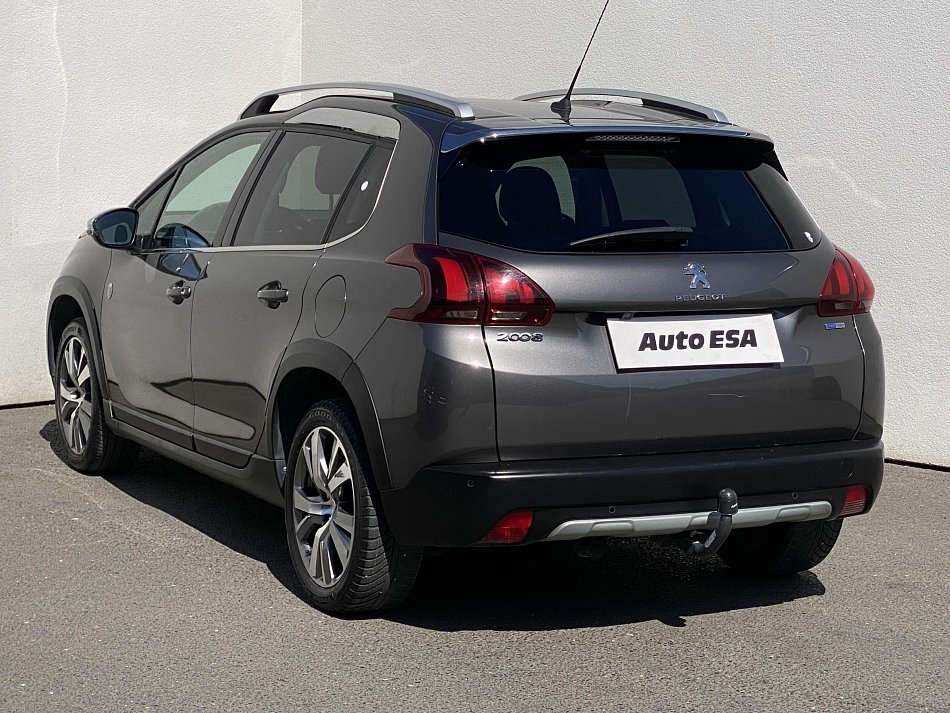 Peugeot 2008 1.2PT Crossway