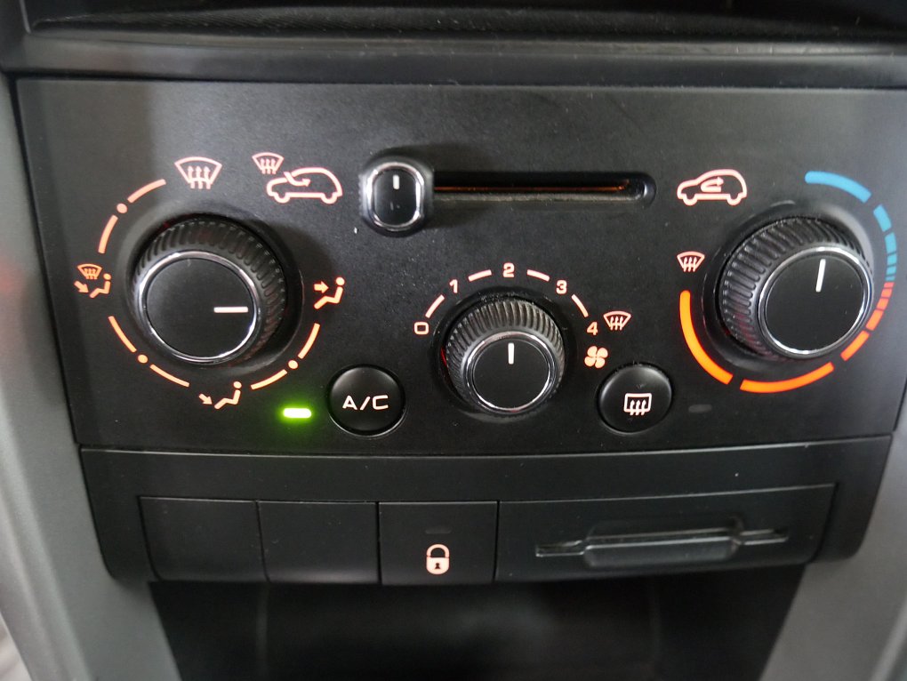 Peugeot 207 1.4i 