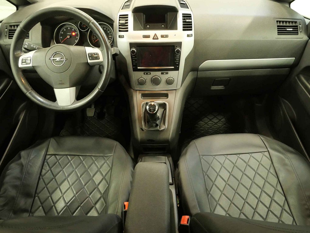 Opel Zafira 1.6i  7 míst