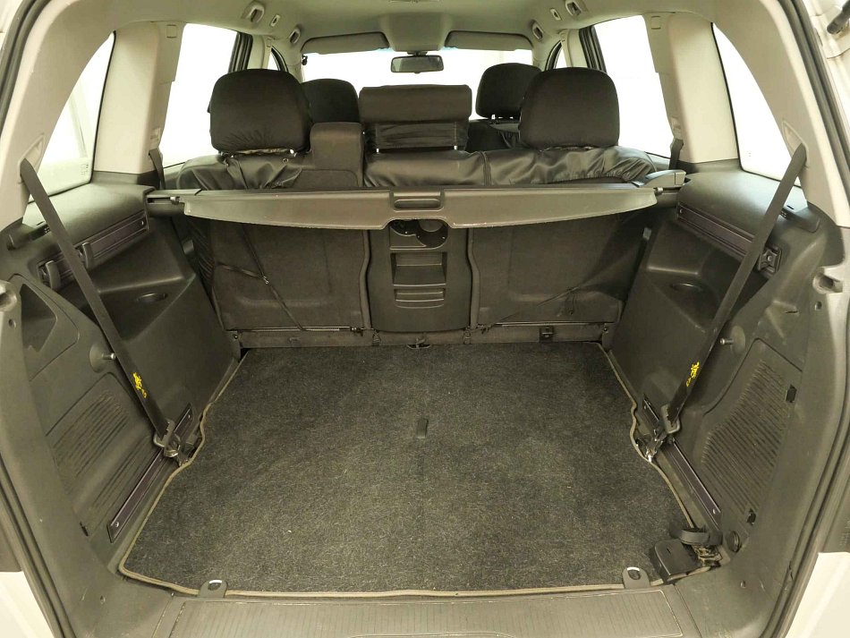 Opel Zafira 1.6i  7 míst