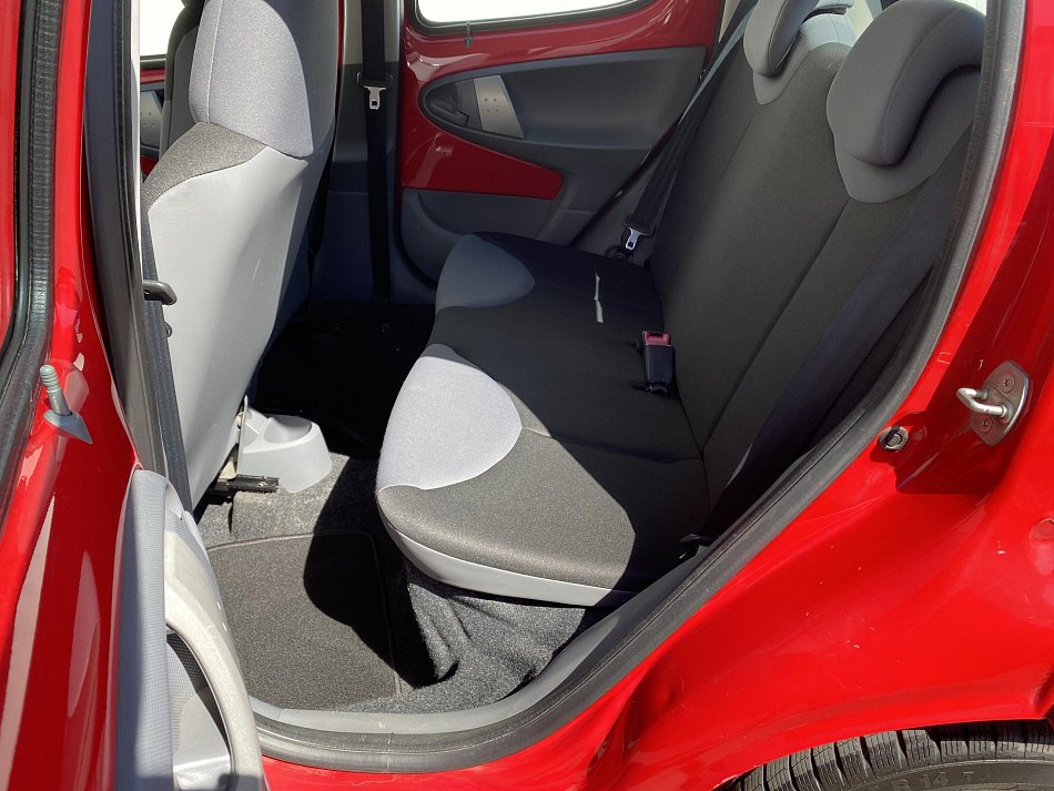 Peugeot 107 1.0i 