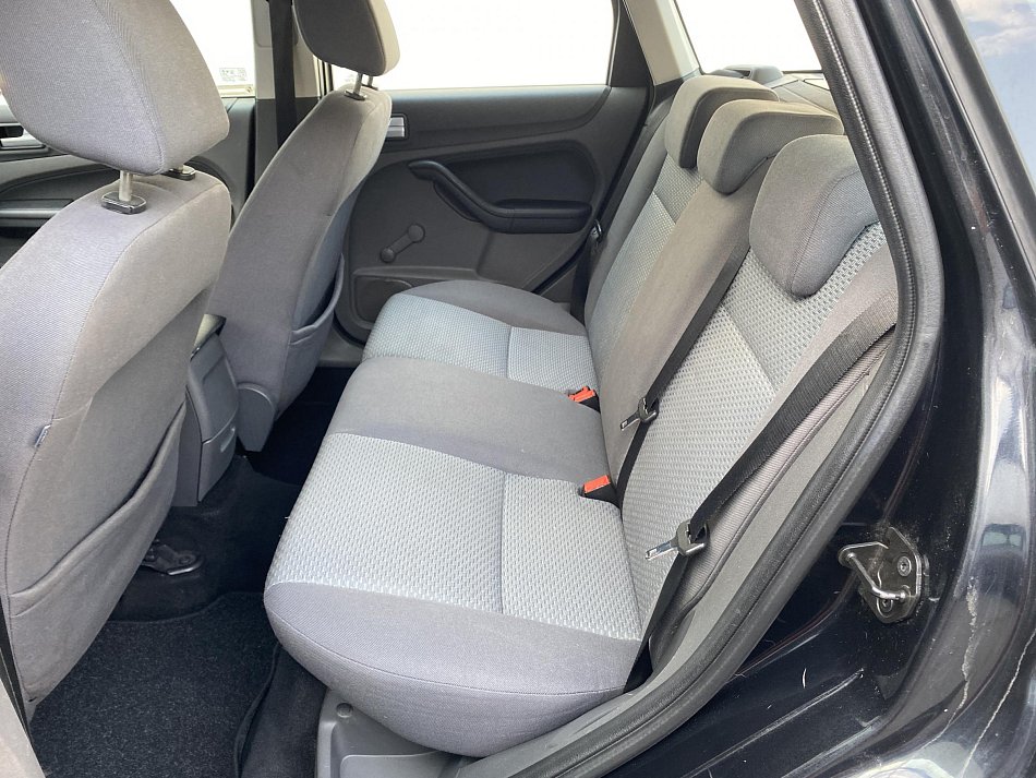 Ford Focus 1.6i 